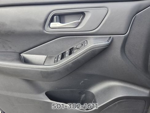 Used 2024 Nissan Rogue SV FWD image 27