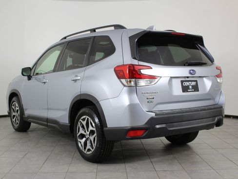 Used 2021 Subaru Forester Premium w/ Popular Package #1 image 3
