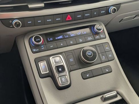 Used 2025 Hyundai Palisade SEL FWD image 21