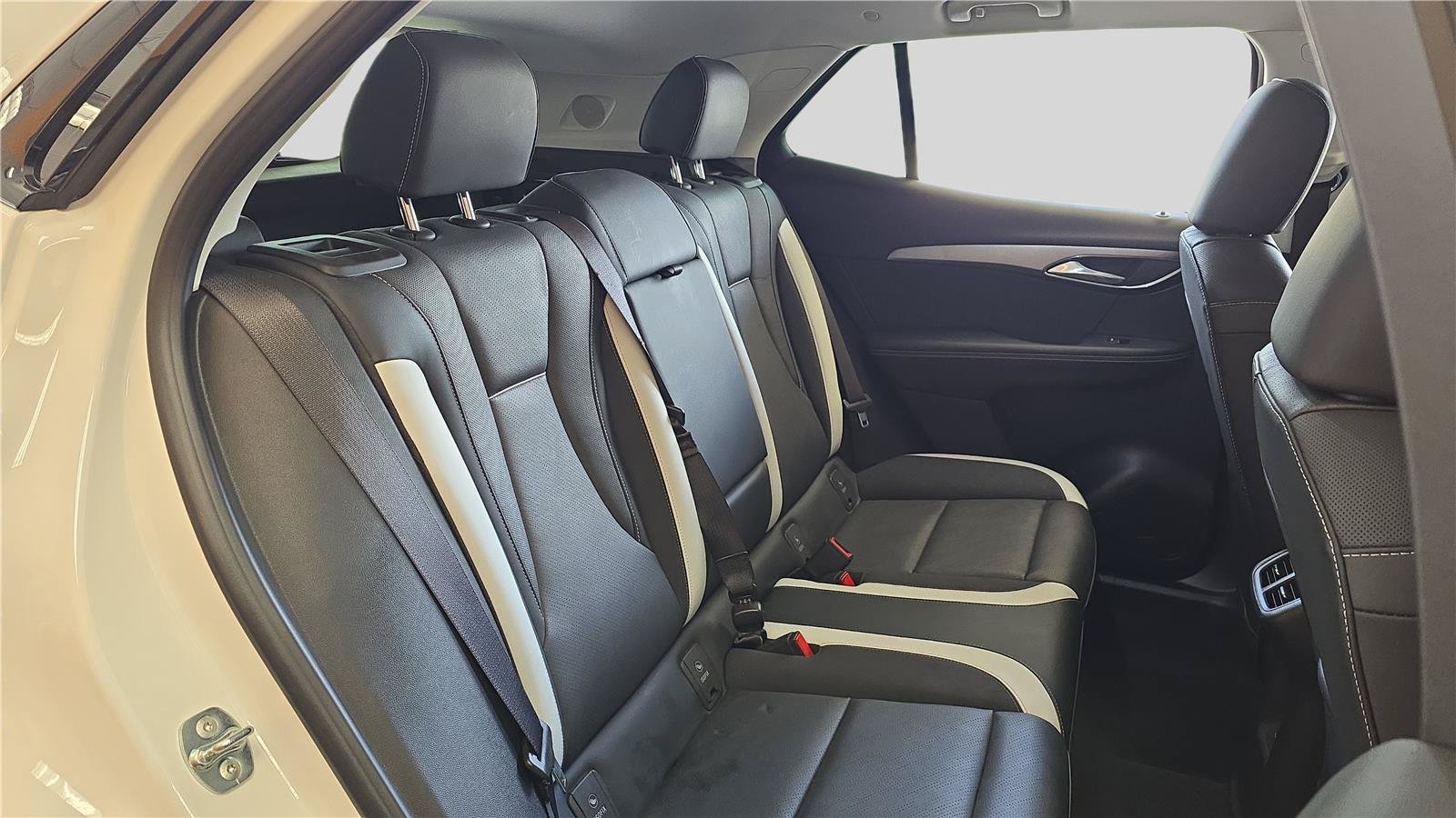 Used 2025 Buick Envision Sport Touring AWD/4WD image 17