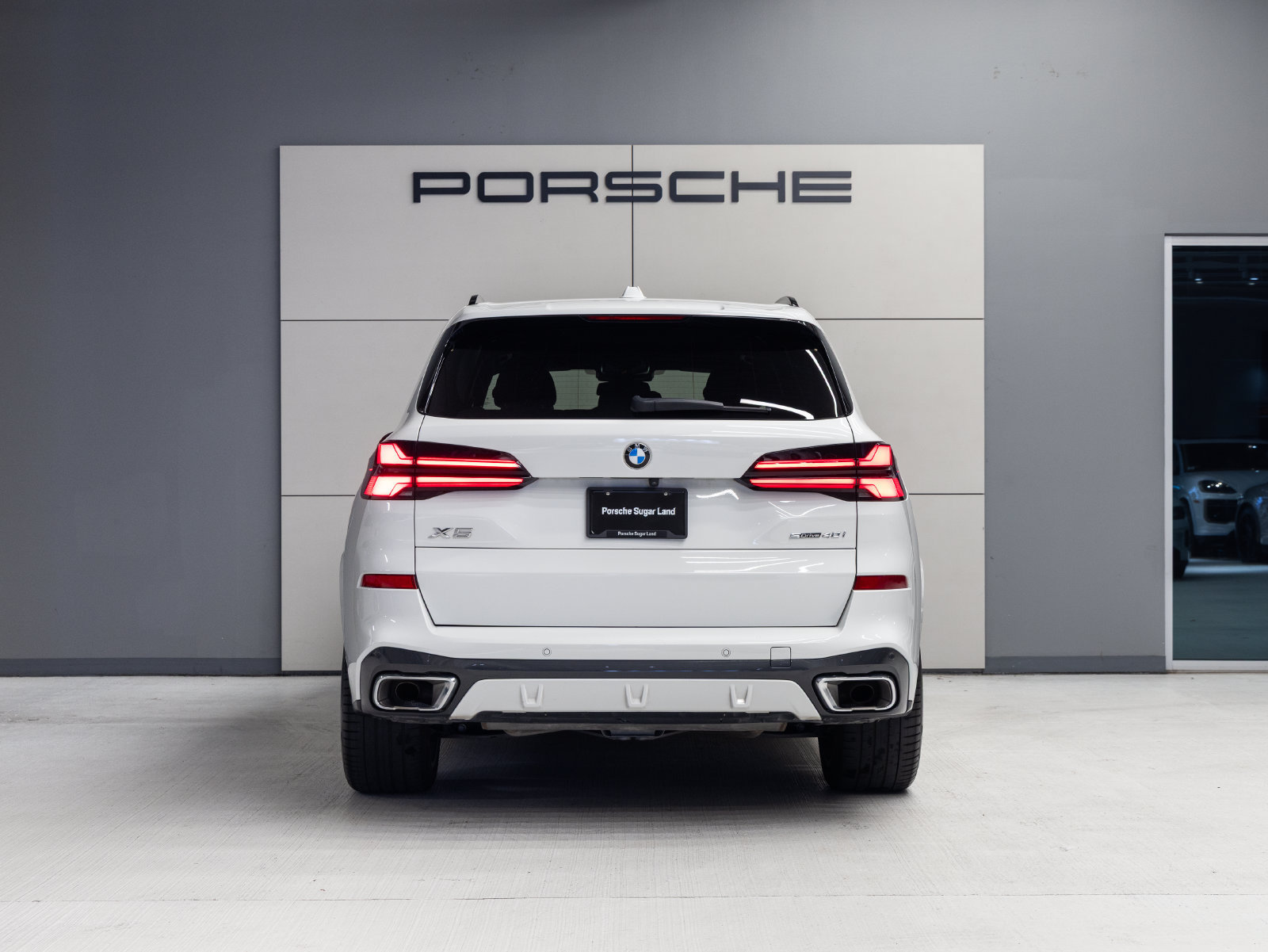 Used 2025 BMW X5 sDrive40i w/ M Sport Package RWD image 6