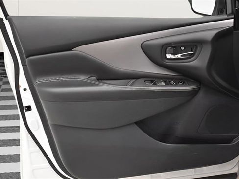 Used 2022 Nissan Murano SV image 22