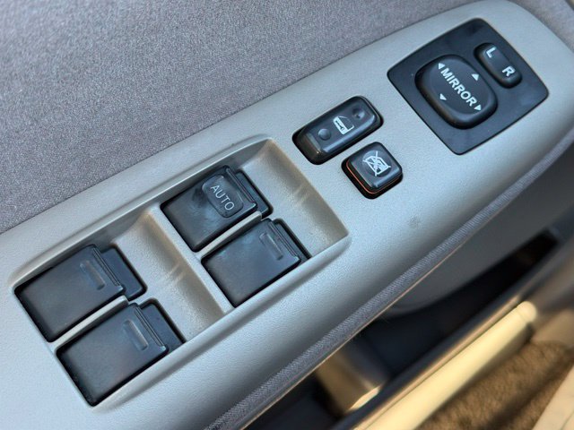Used 2004 Toyota Camry LE FWD image 17