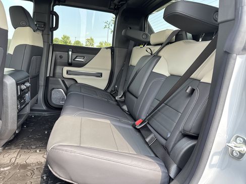 New 2026 GMC Hummer EV 4x4 Crew Cab image 32