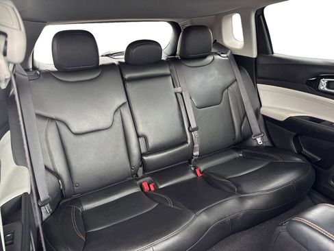 Used 2022 Jeep Compass Limited image 23