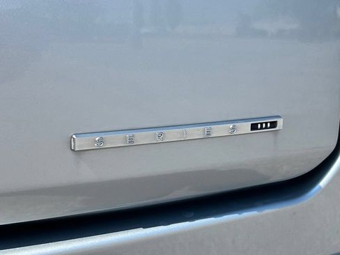Used 2022 Jeep Wagoneer Series III w/ Premium Group I AWD/4WD image 16