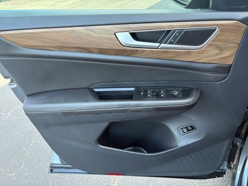 Certified 2025 Volkswagen Atlas SE image 24