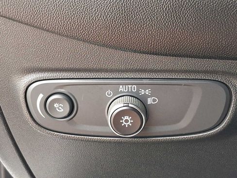 Used 2022 Chevrolet Equinox LT FWD image 22