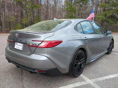 Used 2025 Toyota Camry SE image 4