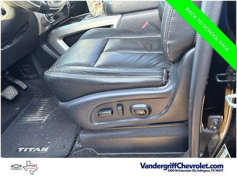 Used 2019 Nissan Titan SL w/ Chrome Package AWD/4WD image 15