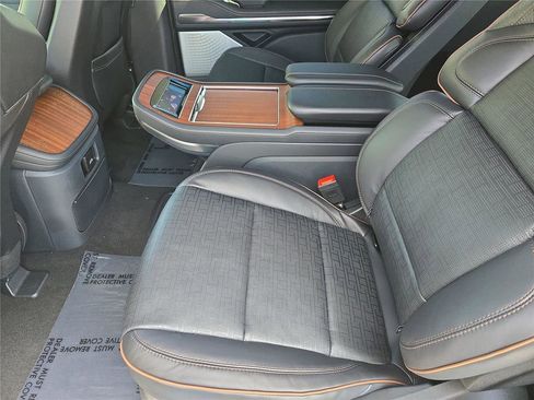 New 2026 Lincoln Navigator Black Label AWD/4WD image 15