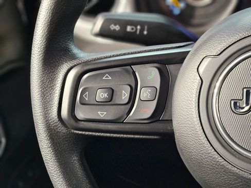 Used 2025 Jeep Wrangler Sport image 25