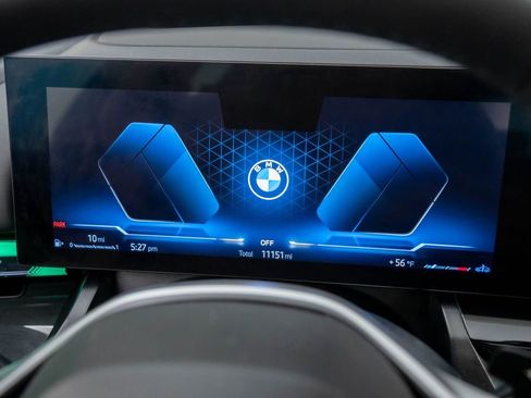 Used 2025 BMW 540i xDrive w/ Premium Package image 21