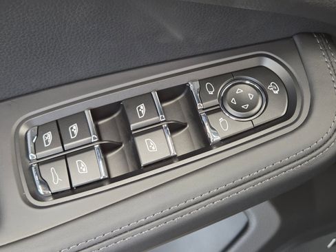 New 2026 Porsche Macan Turbo image 15