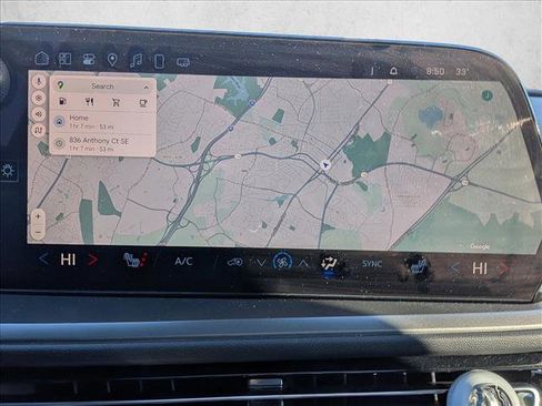 Used 2025 Chevrolet Traverse LT w/ Sun and Wheel Package image 11