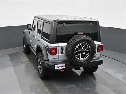 Used 2024 Jeep Wrangler Unlimited Rubicon w/ Capability Package image 28
