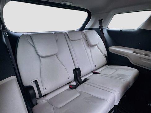 Certified 2026 Kia Carnival EX FWD image 31