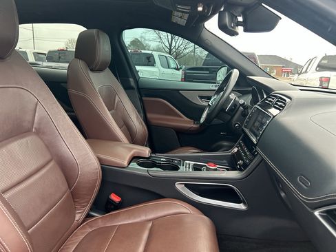 Used 2017 Jaguar F-PACE S image 20