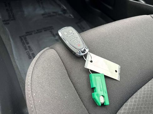 Used 2024 Chevrolet Malibu LT image 28