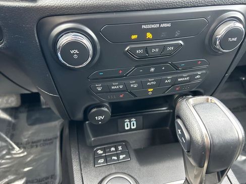 Used 2023 Ford Ranger Lariat w/ Tremor Off-Road Package image 29