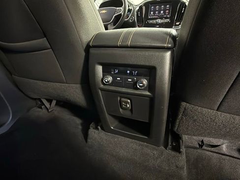 Used 2021 Chevrolet Traverse LS image 29