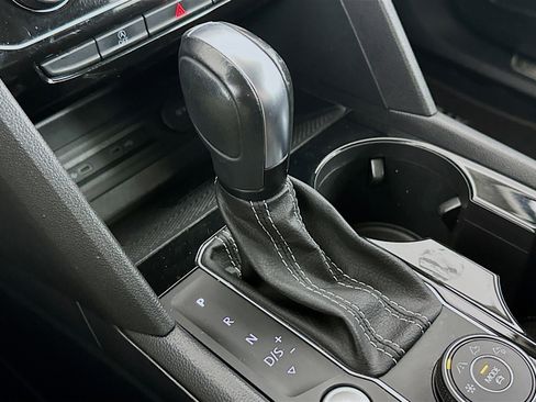 Used 2023 Volkswagen Atlas SE image 24