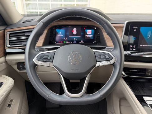Used 2025 Volkswagen Atlas SE AWD/4WD image 20