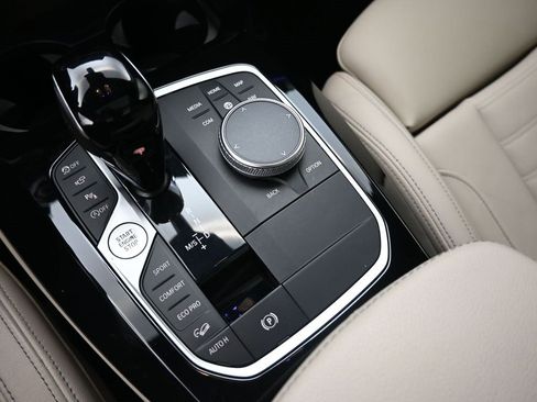 Certified 2023 BMW X4 xDrive30i image 18