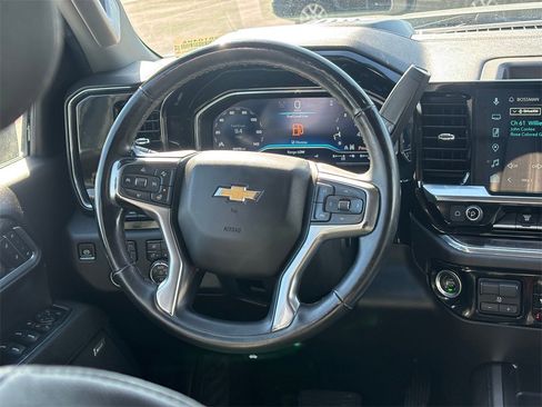 Certified 2025 Chevrolet Silverado 3500 LTZ w/ LTZ Convenience Package image 25