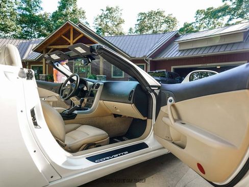 Used 2005 Chevrolet Corvette Convertible w/ Preferred Equipment Group RWD image 30