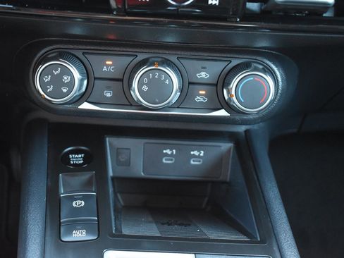 Certified 2025 Nissan Kicks SV image 25