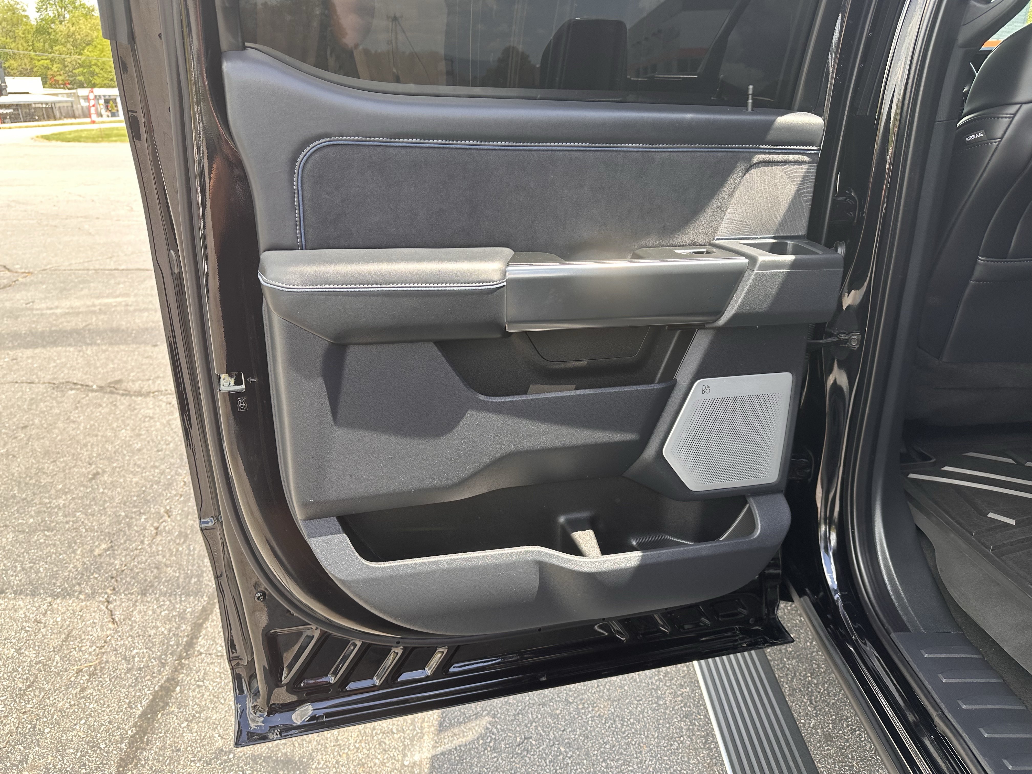 Used 2025 Ford F250 Platinum AWD/4WD image 11