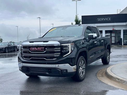 Used 2025 GMC Sierra 1500 SLT AWD/4WD image 3
