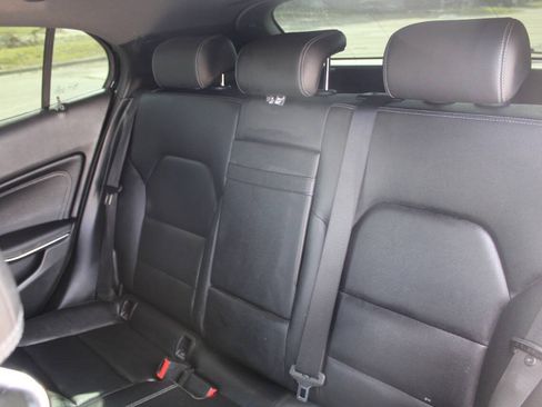 Used 2019 Mercedes-Benz GLA 250 4MATIC image 16
