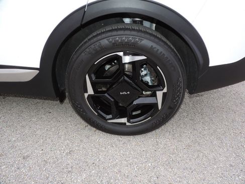 Used 2026 Kia Sportage EX image 14