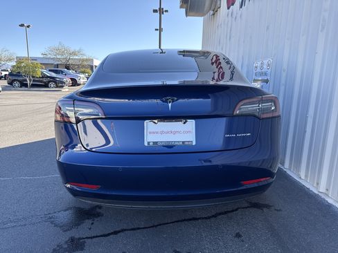 Used 2018 Tesla Model 3 Long Range image 9