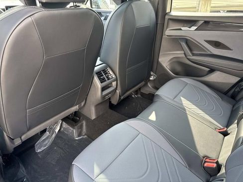 New 2026 Volkswagen Tiguan SE R-Line FWD image 9