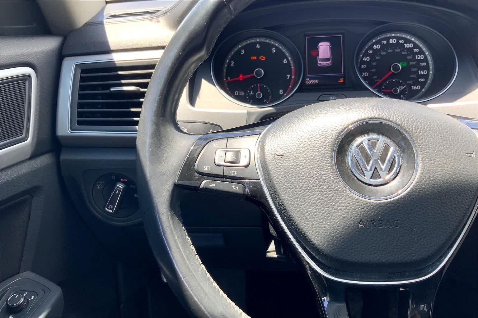 Used 2019 Volkswagen Atlas SE w/ Towing Package FWD image 24