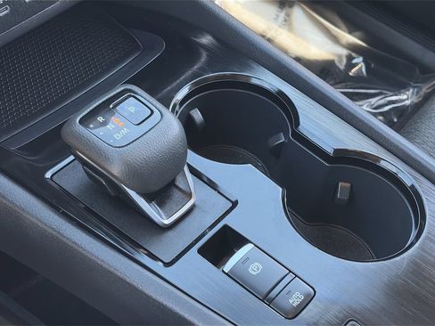 Used 2025 Nissan Rogue SV FWD image 13