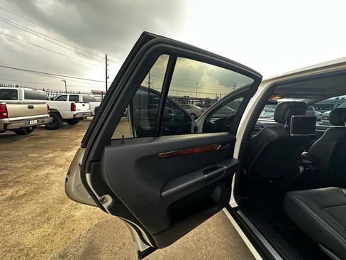 Used 2012 Mercedes-Benz R 350 4MATIC image 31