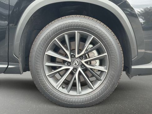 Used 2025 Lexus NX 250 FWD w/ Towing Package (2000 Lbs) image 19