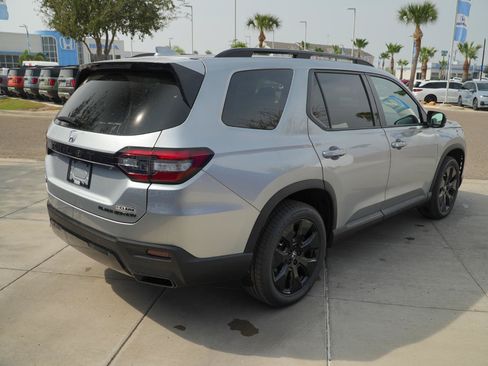 Used 2026 Honda Pilot Black Edition image 10
