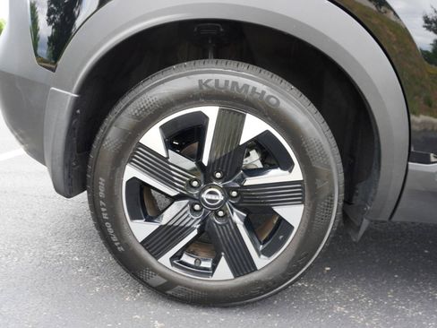 Used 2025 Nissan Kicks SV w/ SV Premium Package AWD/4WD image 35
