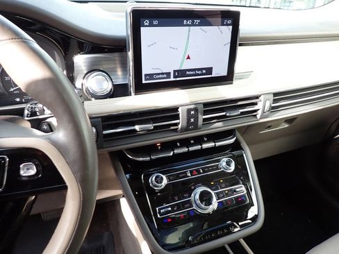 Used 2022 Lincoln Corsair AWD w/ Premium Package image 22