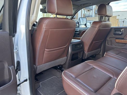 Used 2019 Chevrolet Silverado 2500 High Country image 40
