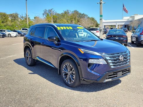 Used 2024 Nissan Rogue Platinum w/ Platinum Premium Package image 7