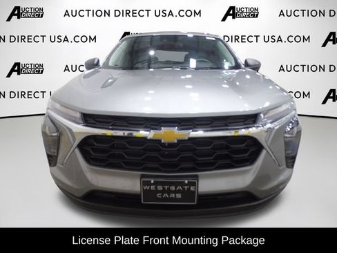 Used 2024 Chevrolet Trax LS FWD image 3