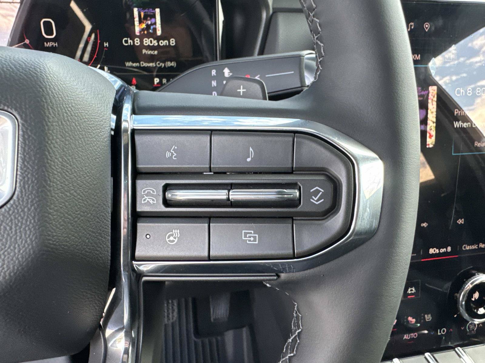 New 2027 GMC Terrain Elevation w/ Elevation Premium Package FWD image 31