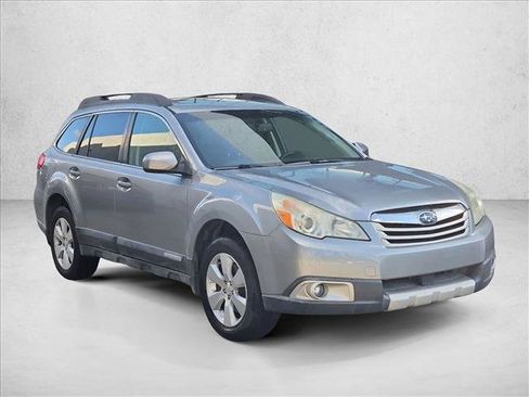 Used 2010 Subaru Outback 3.6R Limited AWD/4WD image 3