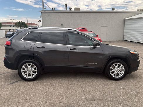 Used 2015 Jeep Cherokee Latitude w/ Trailer Tow Group FWD image 7
